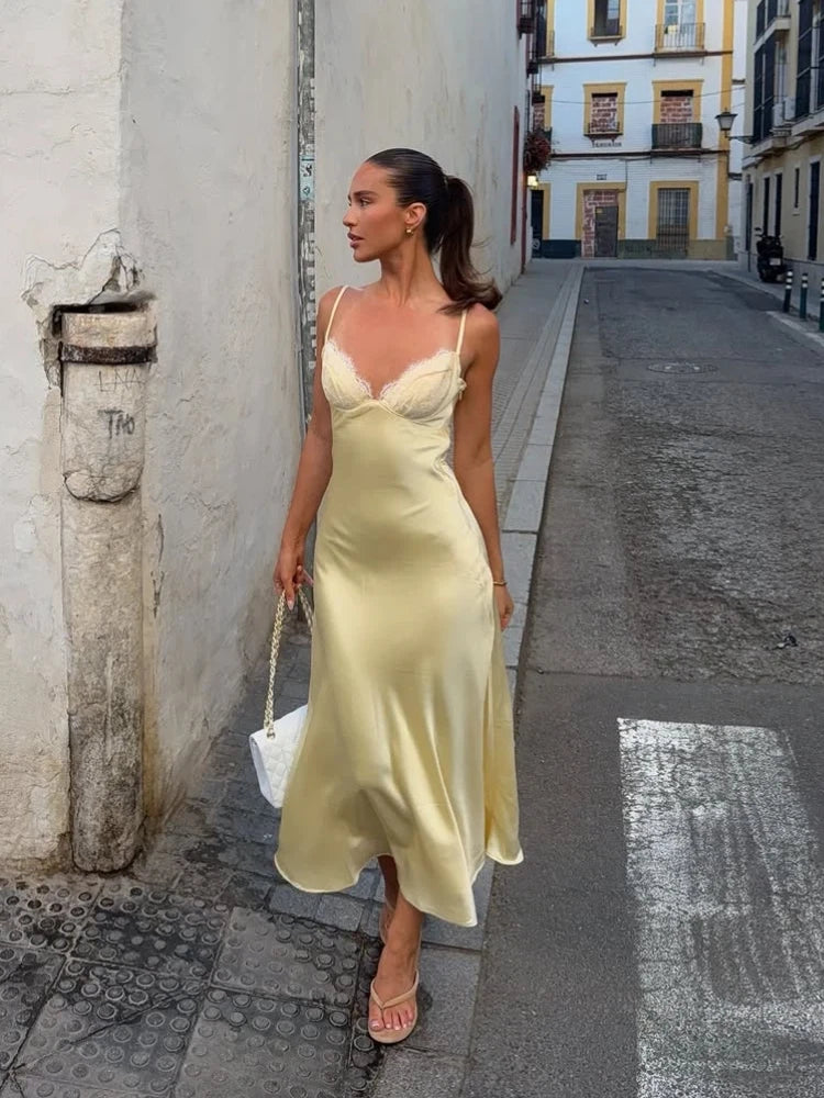 Vestido de alças feminino, sem manga.